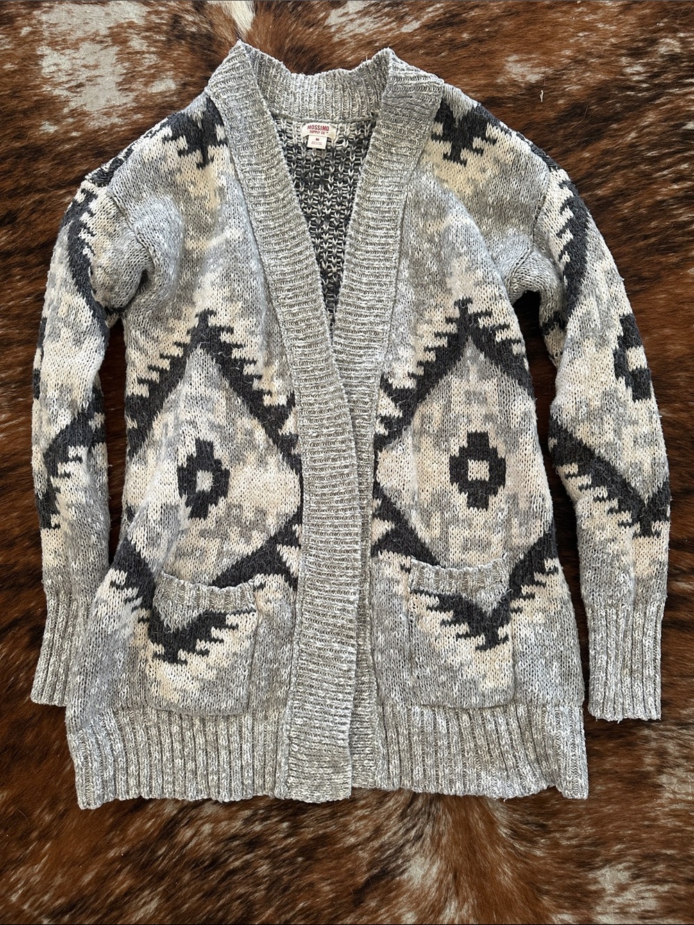 Medium thick cardigan